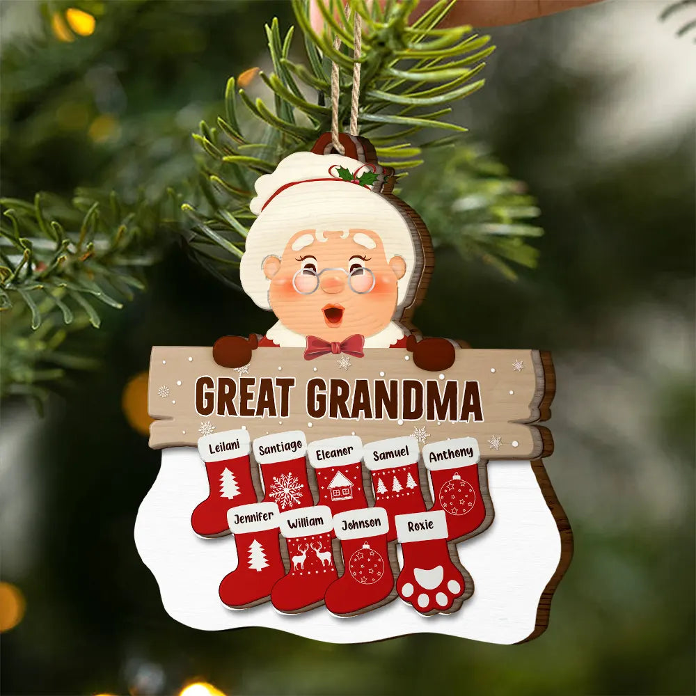 Pendentif de Noël personnalisé - Père Noël et grand-mère avec noms personnalisables sur chaussettes de Noël