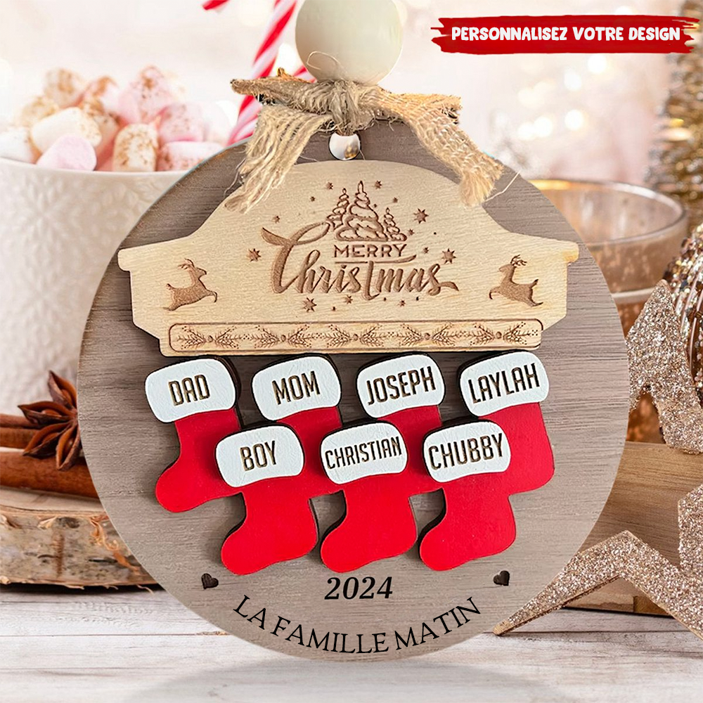 Ornement de Noël en bois avec 1 à 10 noms - Design de chaussettes de Noël