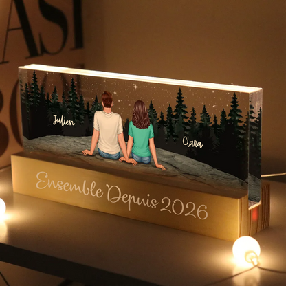 Veilleuse LED personnalisée avec un couple au sommet d'une montagne