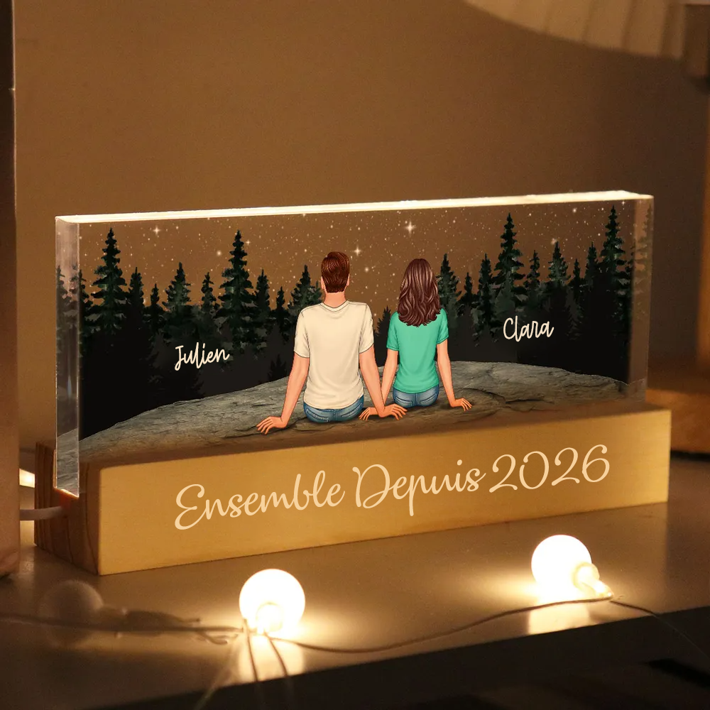 Veilleuse LED personnalisée avec un couple au sommet d'une montagne