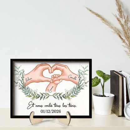 Plaque en bois personnalisée avec motif main dans la main – Cadeau pour jeune maman et jeune papa