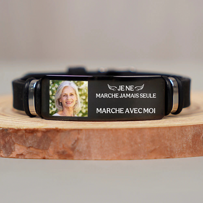 Je ne marche pas seul(e) – Bracelet personnalisé avec photo