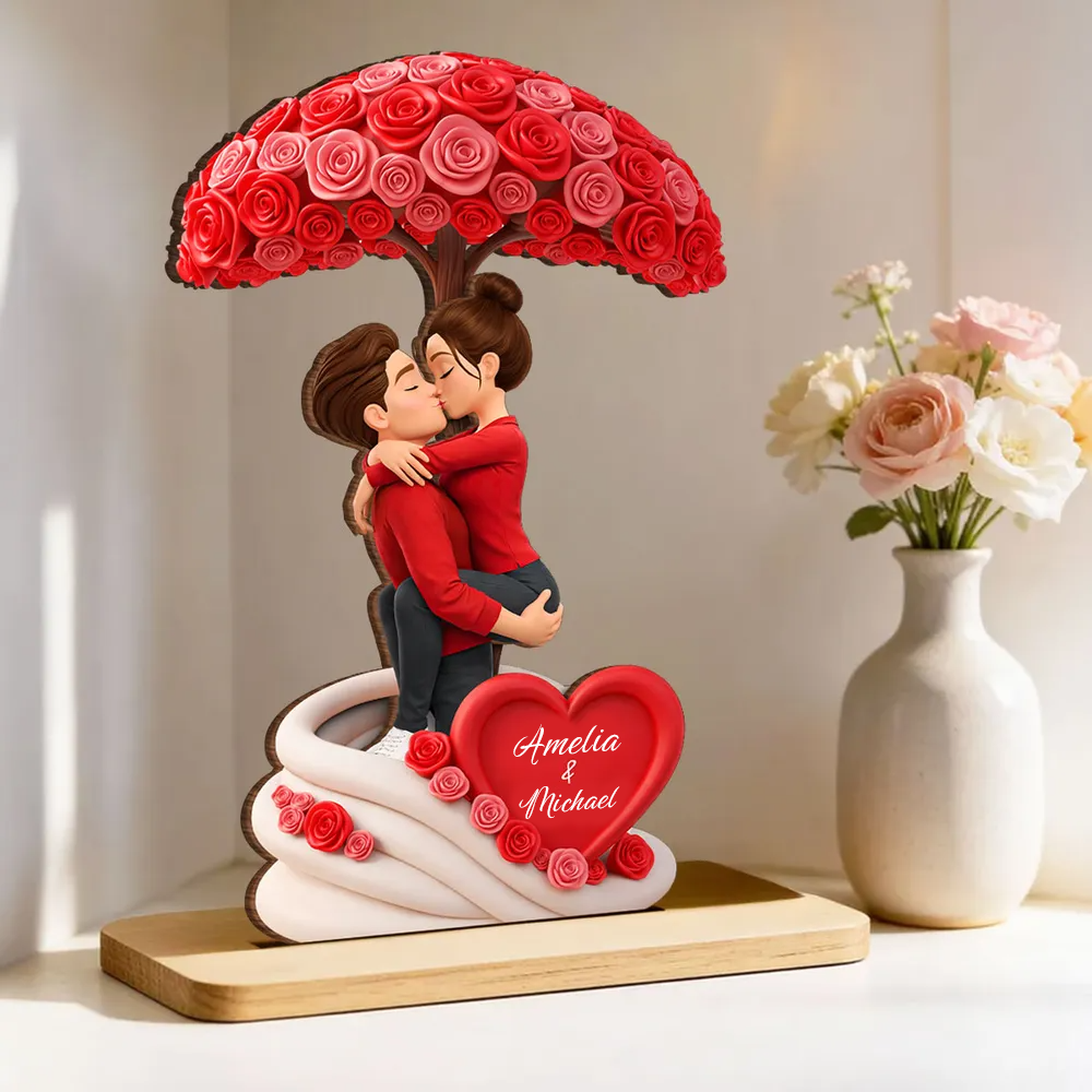 Couple et parapluie de roses – Présentoir en bois personnalisé avec figurines et prénoms