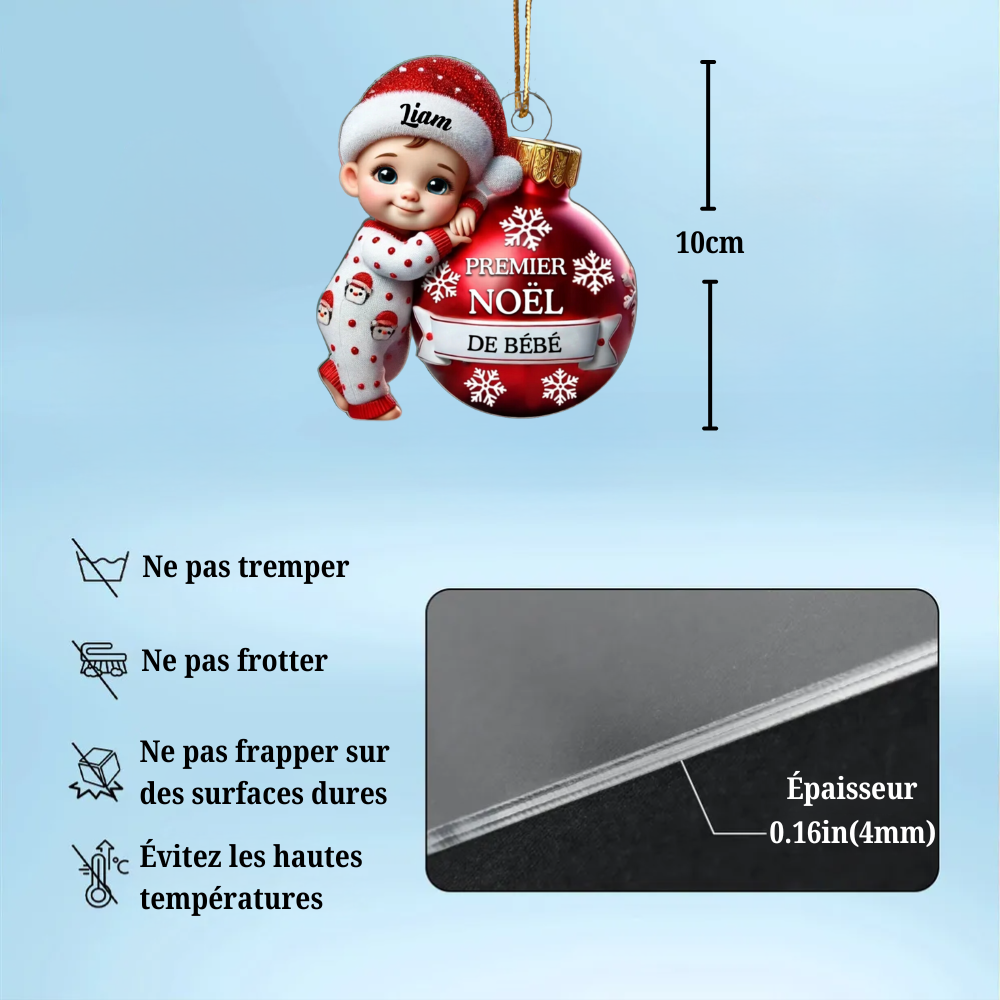 Ornement Plat Personnalisé en Acrylique 2D – Bébé Tenant une Boule pour Premier Noël