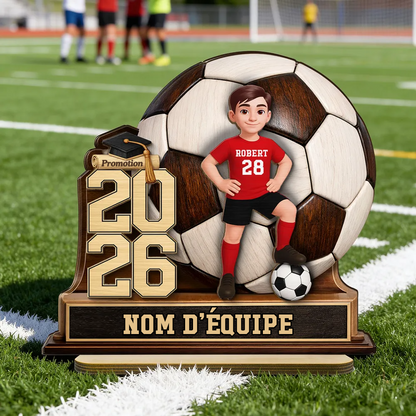 Enfant footballeur 2026 – Présentoir en bois personnalisé avec figurine et texte – Cadeau de fin d’études pour fille et garçon