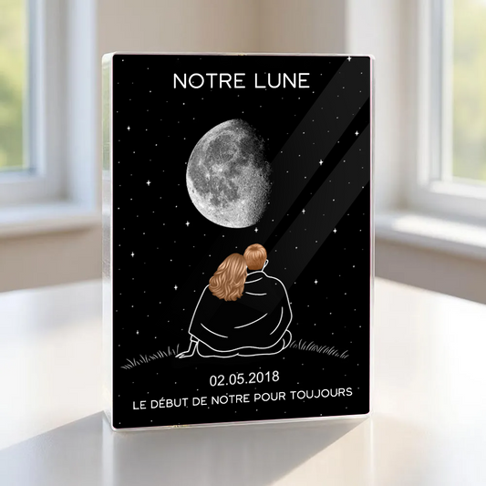 Couple sous la lune - Chevalet en acrylique personnalisé avec phase lunaire et noms, cadeau pour couple