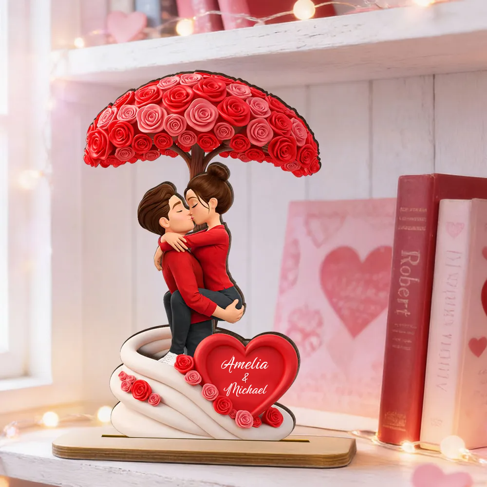 Couple et parapluie de roses – Présentoir en bois personnalisé avec figurines et prénoms