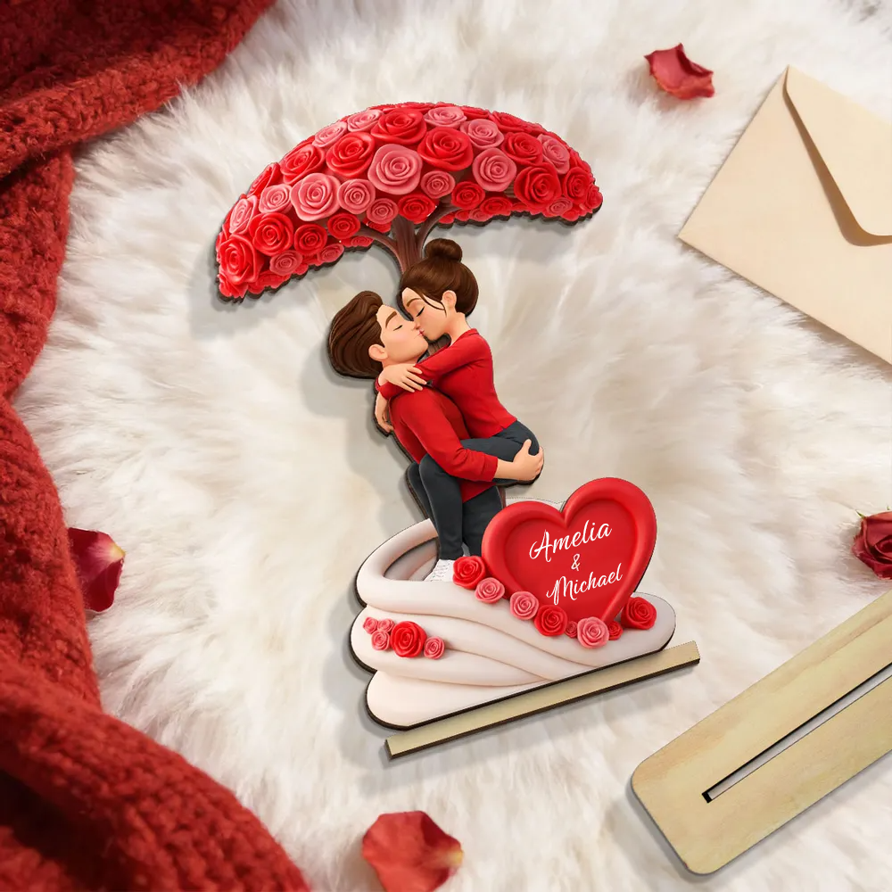 Couple et parapluie de roses – Présentoir en bois personnalisé avec figurines et prénoms