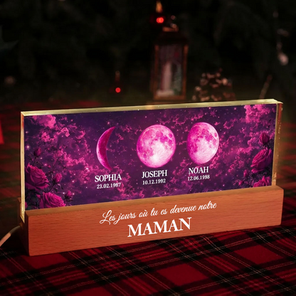 « Ces jours-là, tu es devenue notre maman » – Veilleuse LED personnalisée avec phases de lune et texte