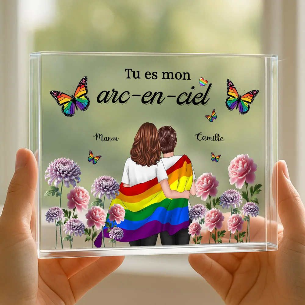 Plaque en acrylique personnalisée avec motif arc-en-ciel et 2 personnages – Cadeau pour couples LGBT