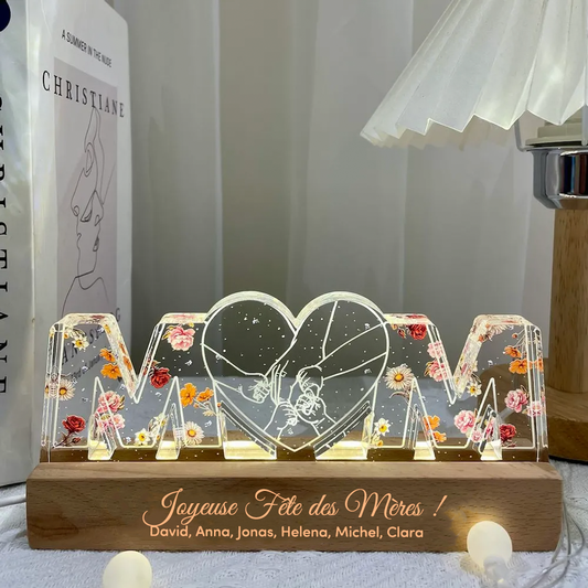 Veilleuse personnalisée "MOM" avec fleurs de naissance et motif main dans la main