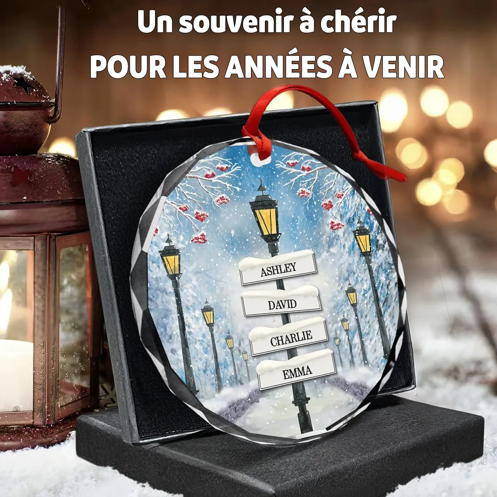 Ornement de Noël personnalisé "Chemin familial des lanternes de neige"